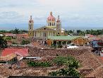 Catedral e verde dos pátios