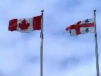 Bandeiras do Canadá e de Québec