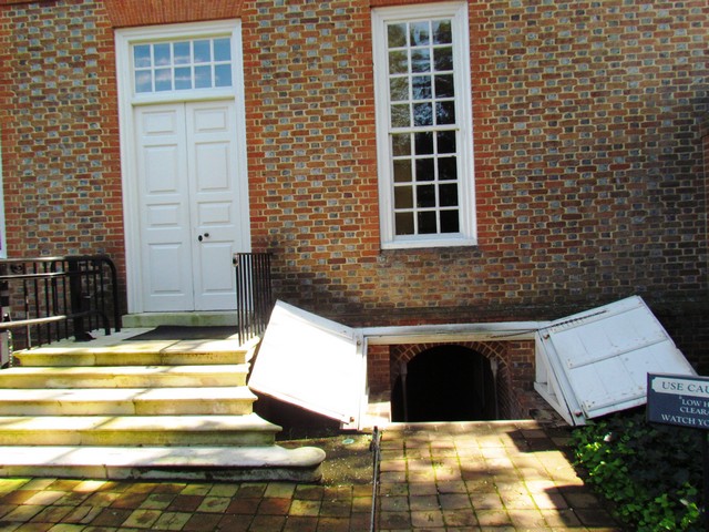 Entrada da adega do palácio do governador