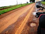 Buracos não faltavam na estrada