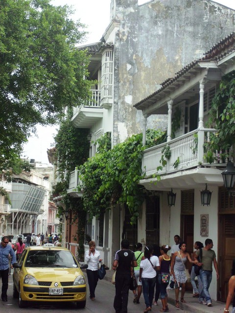 110512_cobo_perambulando_pela_cidade_velha_de_cartagena_33