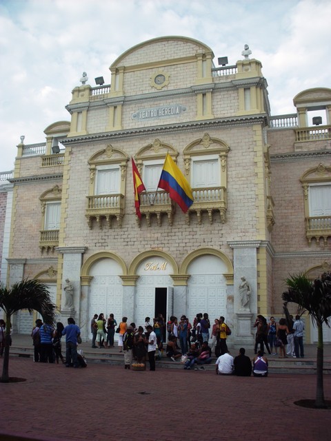 110512_cobo_perambulando_pela_cidade_velha_de_cartagena_39