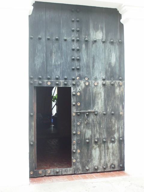 110512_cobo_perambulando_pela_cidade_velha_de_cartagena_40