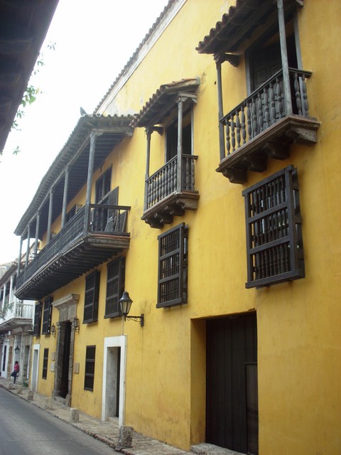 110512_cobo_perambulando_pela_cidade_velha_de_cartagena_42