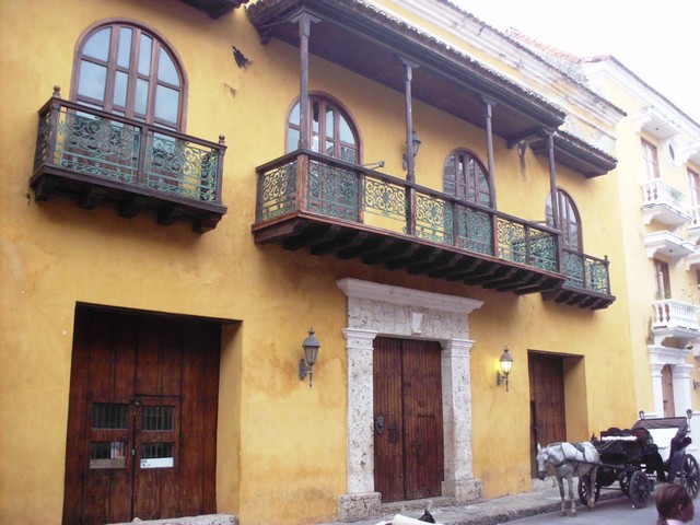 110512_cobo_perambulando_pela_cidade_velha_de_cartagena_45