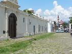 Convento San Bernardo, igreja de San Francisco ao fundo